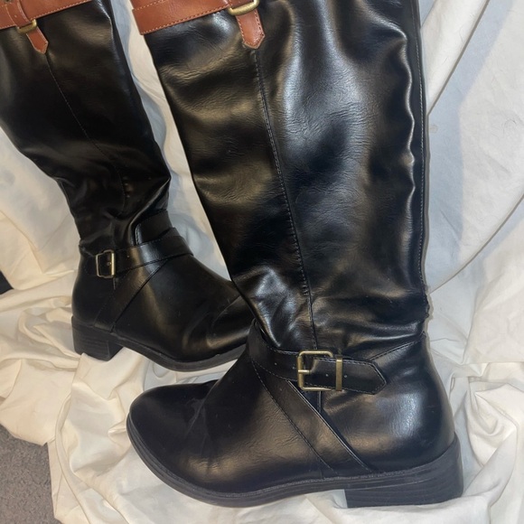 {RAMPAGE} Wedge Heel Boots - Picture 6 of 7